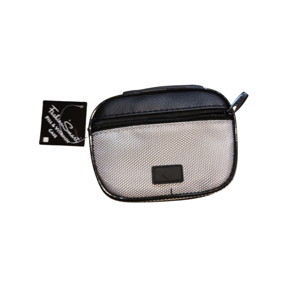 Secure your pills with functional style! Organize in seconds for the whole week.